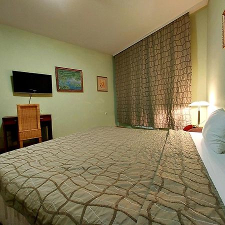 Family Art Hotel Gallery بليفين المظهر الخارجي الصورة