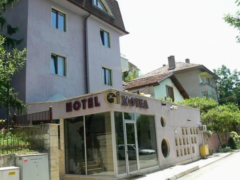 Family Art Hotel Gallery بليفين المظهر الخارجي الصورة