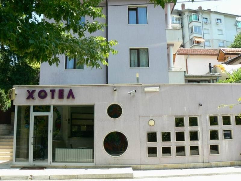 Family Art Hotel Gallery بليفين المظهر الخارجي الصورة