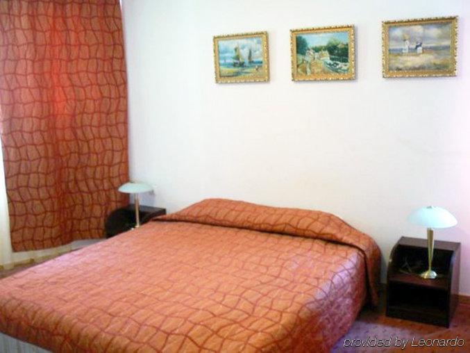 Family Art Hotel Gallery بليفين المظهر الخارجي الصورة